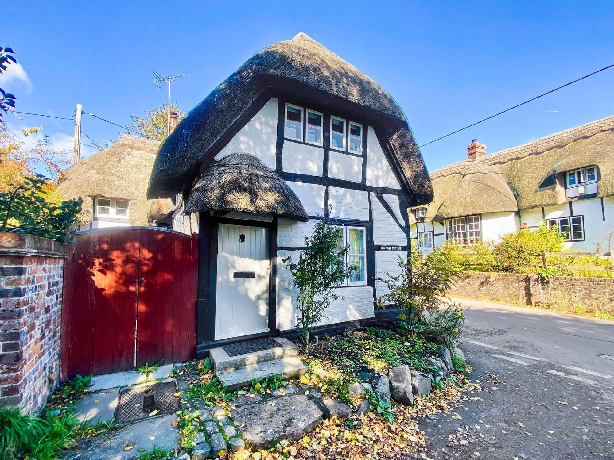 Mortimer Cottage Wootton Rivers Exterior photo