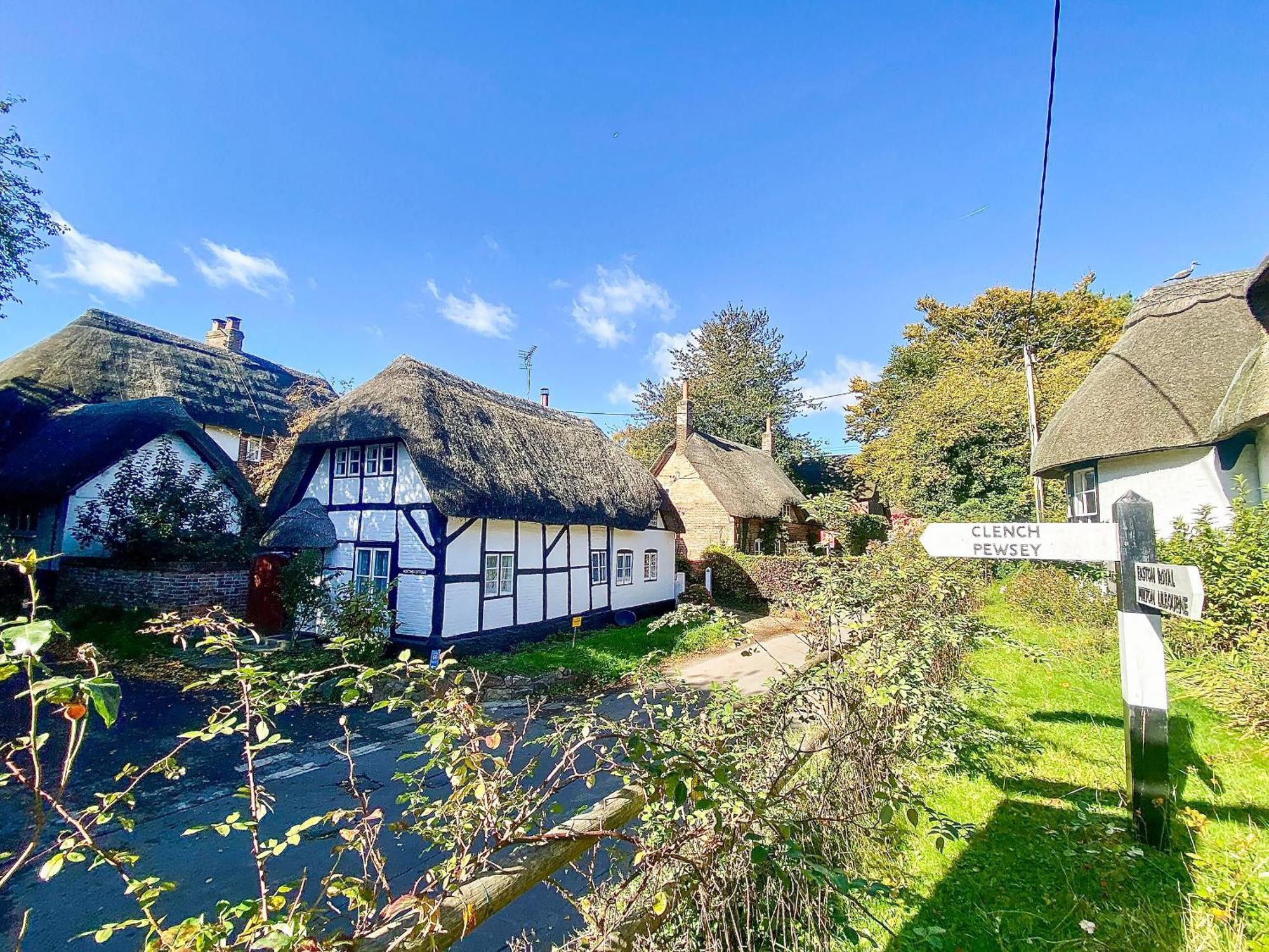 Mortimer Cottage Wootton Rivers Exterior photo